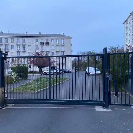 Bel F3 Quartier Pignoux 1 Km Centre Ville Bourges Buitenkant foto