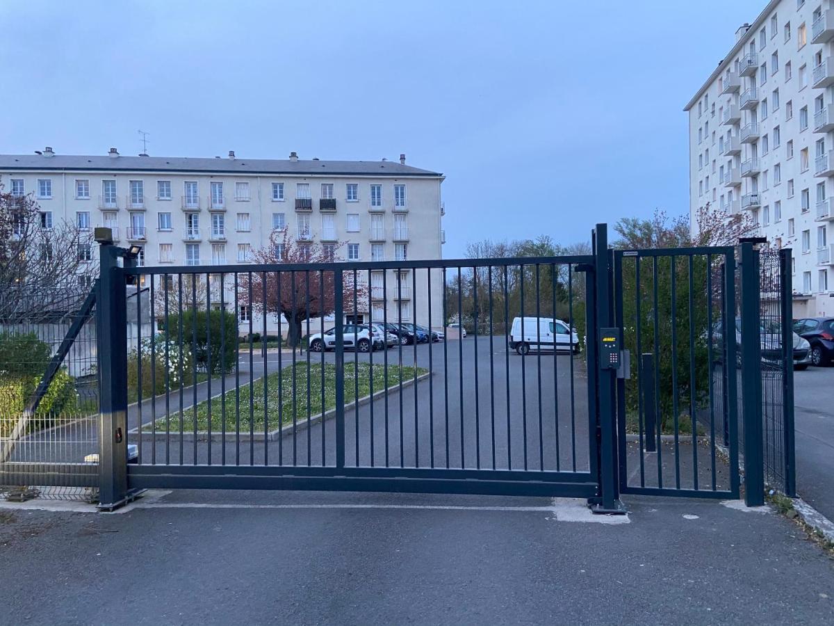 Bel F3 Quartier Pignoux 1 Km Centre Ville Bourges Buitenkant foto